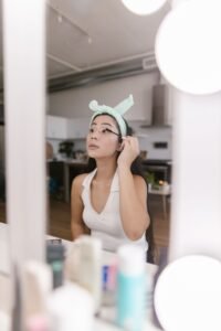 A Makeup Artist’s Guide To Do It Yourself Lashes