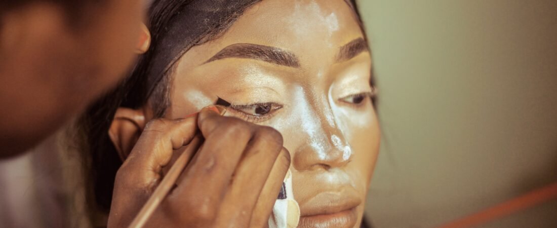 A Makeup Artist’s Guide To White Powder