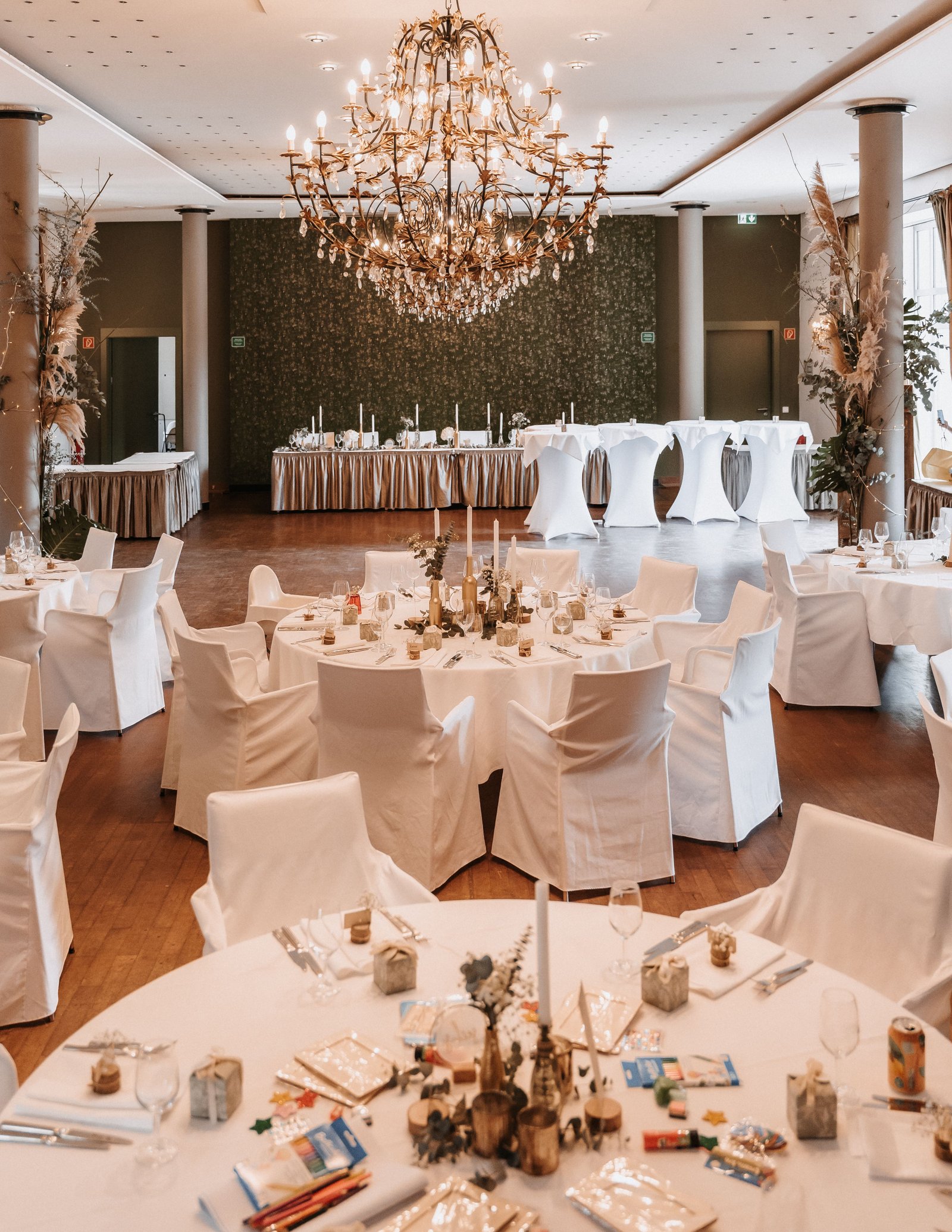 A bride and groom at a formal country club wedding ceremony reflecting Palma Ceia wedding styling.