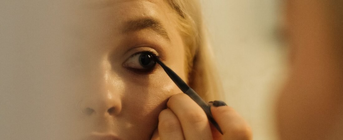 What You Should Know About Water Activated Eyeliner