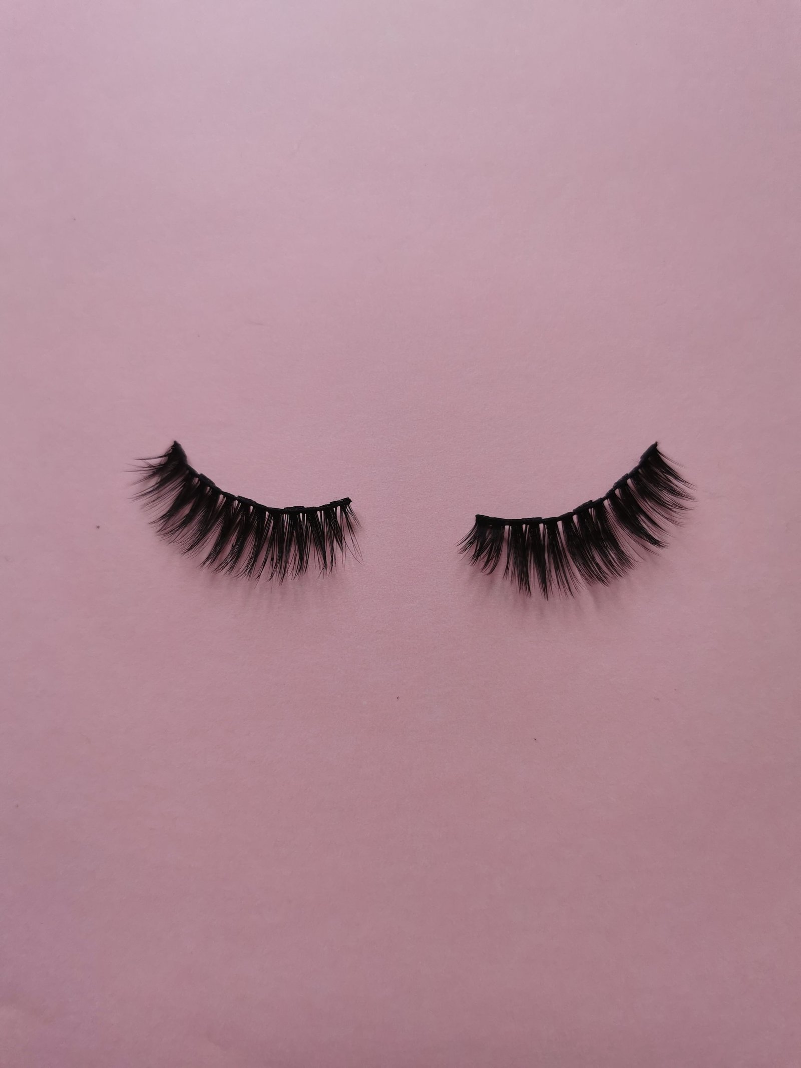 Kiss Matte Velvet lashes tested under camera flash for photography
