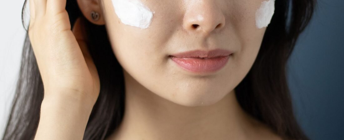 How To Choose The Best Setting Spray For Dry Skin