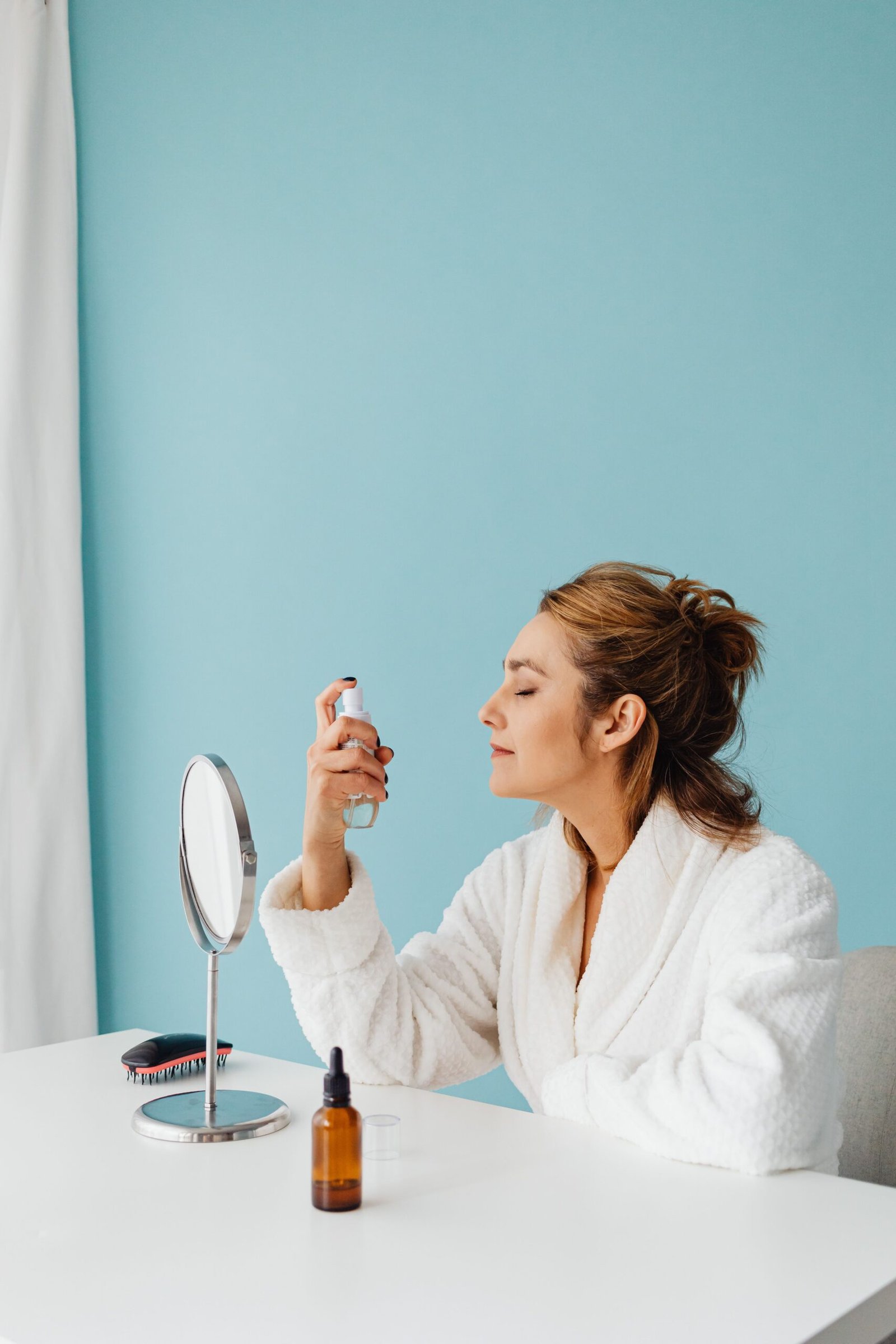 What Does Setting Spray Do? A Makeup Artist Explains