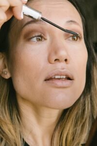 A Makeup Artist’s Guide To Lash Paradise Mystic Black