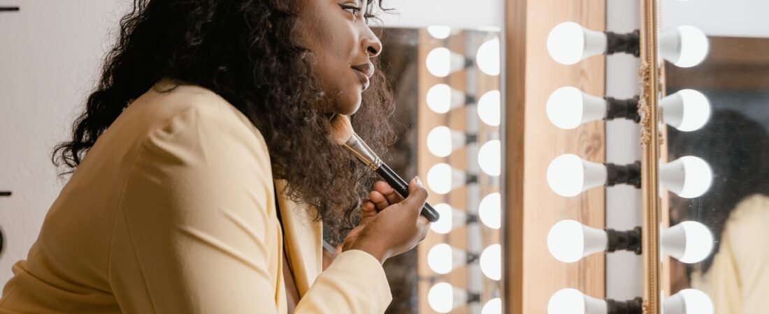 Everything To Know About Makeup Light