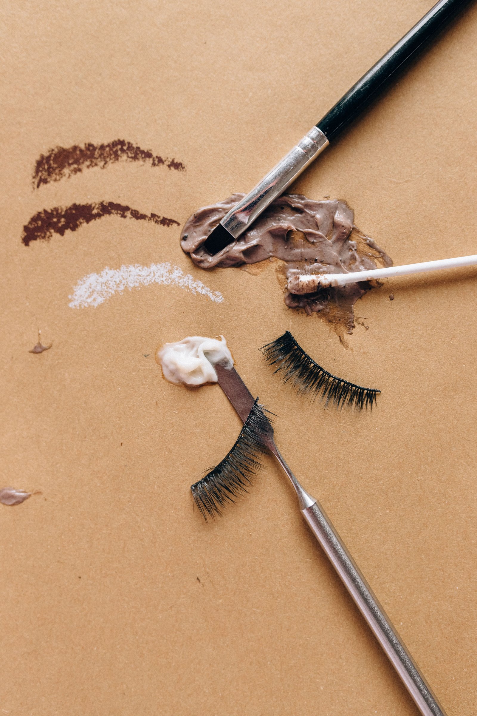 Royal Silk Kiss lashes compared to a standard synthetic lash texture