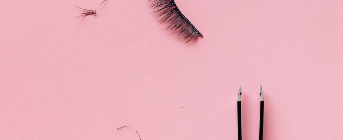 The Difference Between Strip Lashes, Cluster Lashes, And Falscara