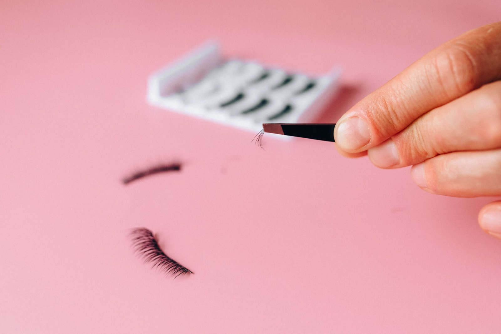 A Makeup Artist’s Guide To Falscara Overnighter